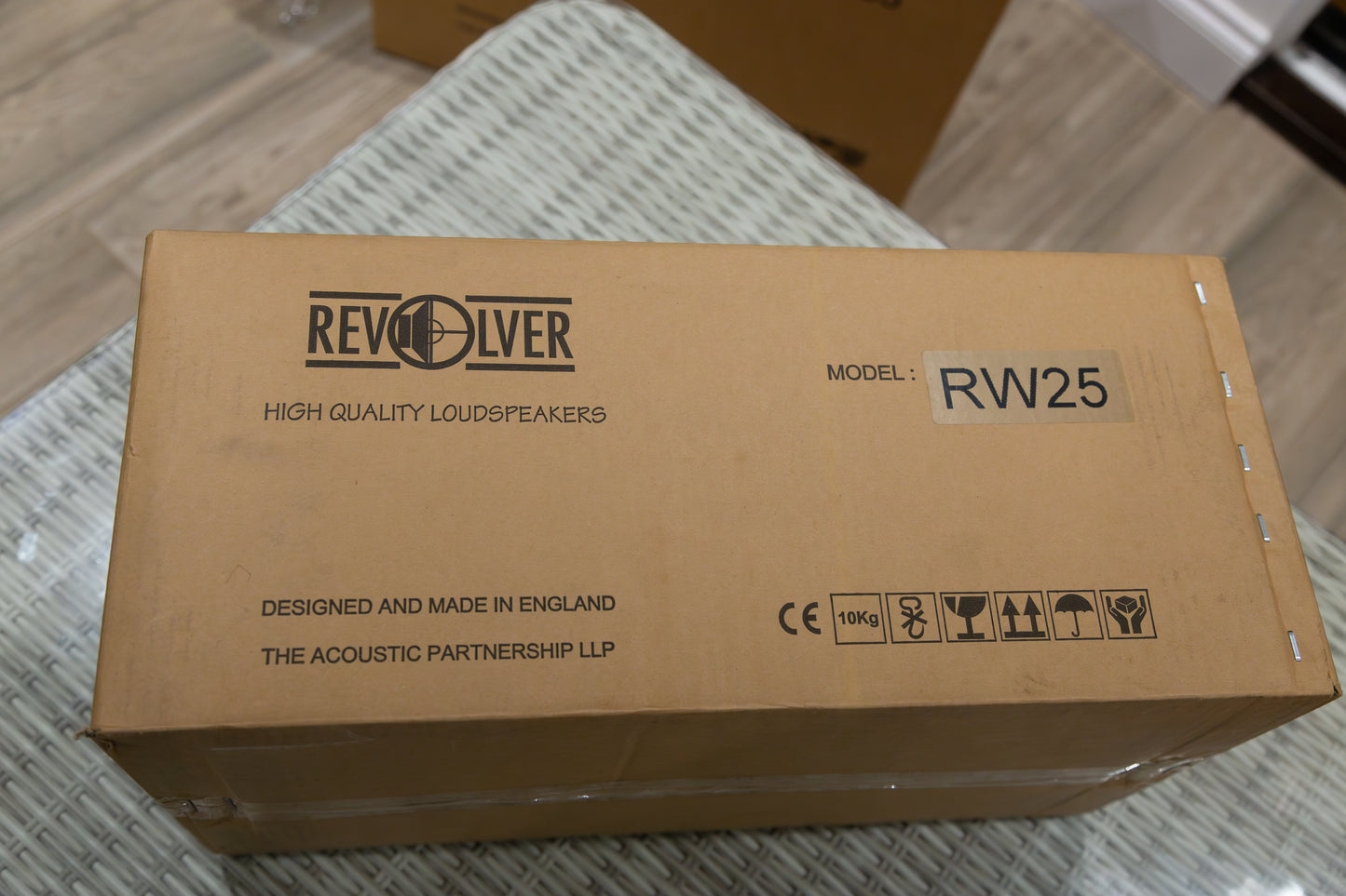 Revolver RW25 - Light & Dark Cherry
